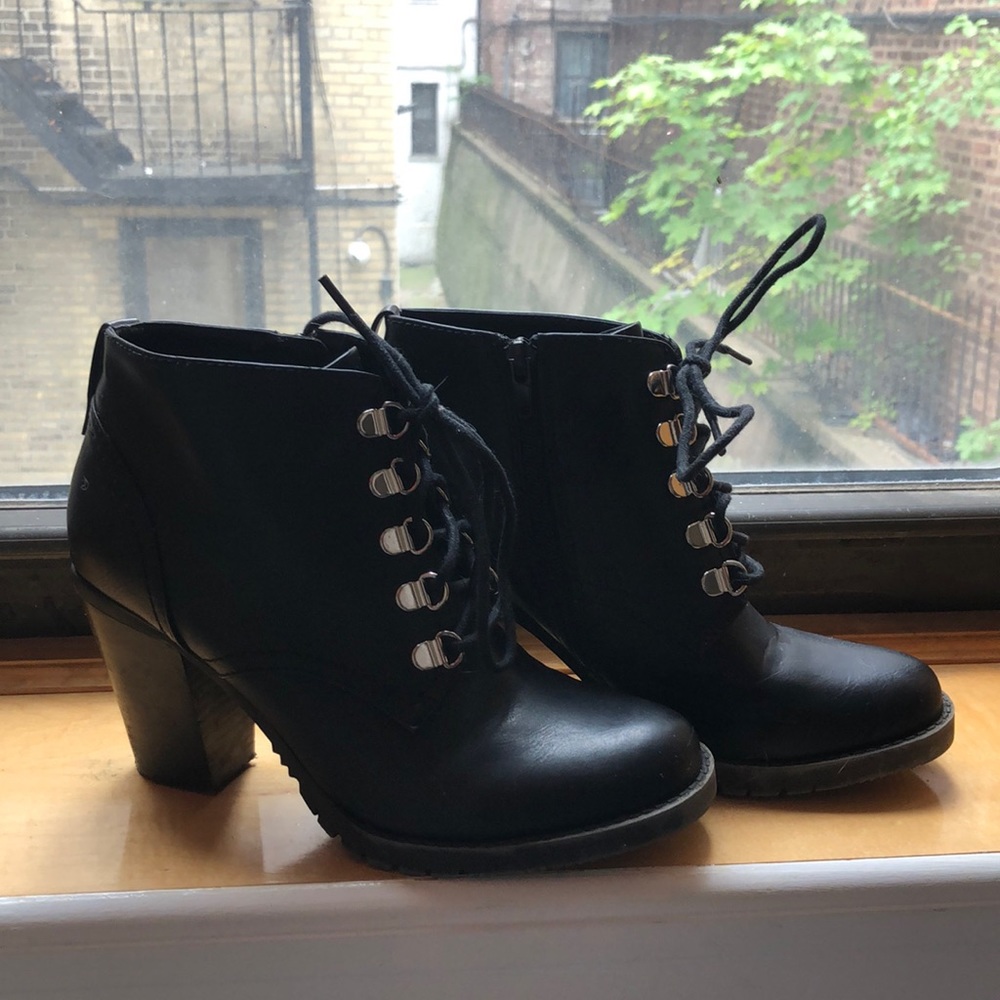 Leather Steve Madden booties